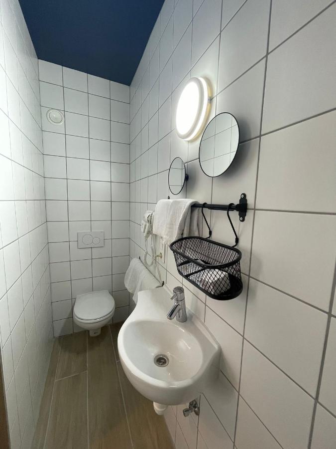 Heb 2*